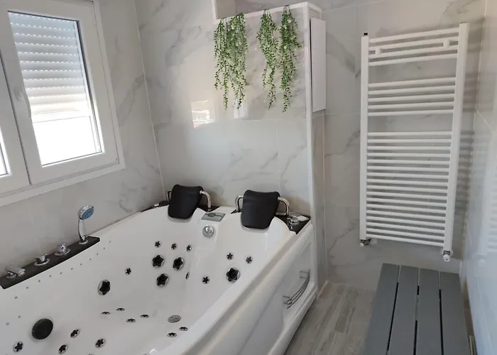 Con Jacuzzi: El Rincon De Delicias *